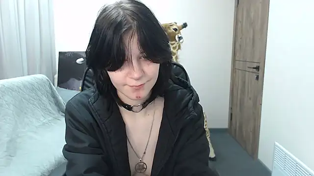 TinaQuiin online show from February 9, 2026, 9:02 am