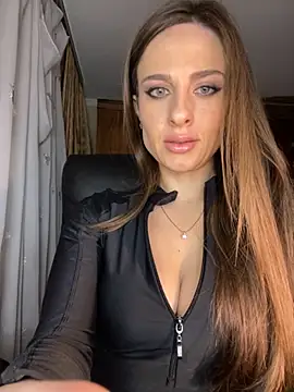 Snapshot of _shadylady_ chatting on October 17, 2025, 6:32 pm shadylady online show from October 17, 2025, 6:32 pm