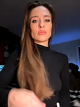 Snapshot of _shadylady_ chatting on October 27, 2025, 8:35 pm shadylady online show from October 27, 2025, 8:35 pm