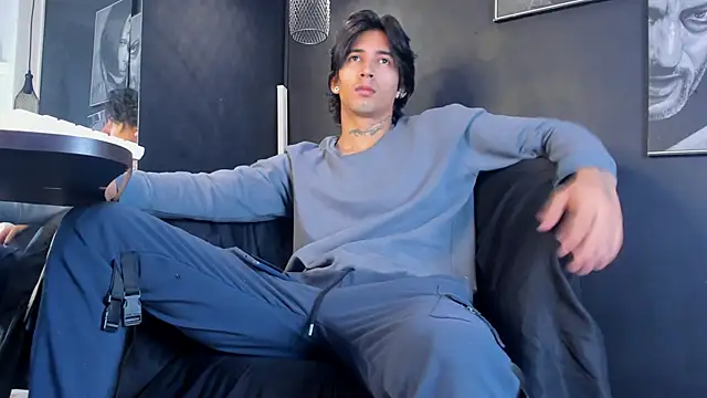 jett savage online show from December 4, 2025, 1:53 pm