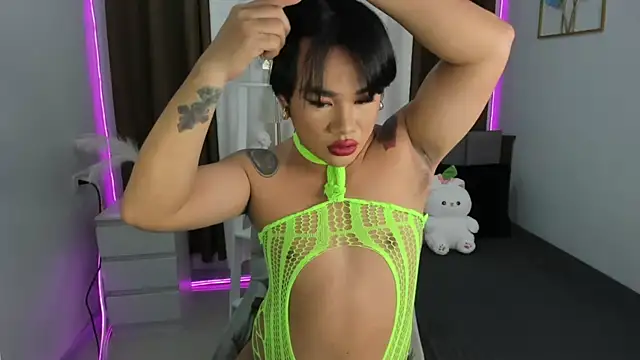 Snapshot of Malia_Nicole chatting on September 22, 2025, 4:20 pm Malia Nicole online show from September 22, 2025, 4:20 pm