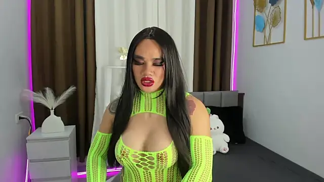 Snapshot of Malia_Nicole chatting on September 23, 2025, 7:28 pm Malia Nicole online show from September 23, 2025, 7:28 pm