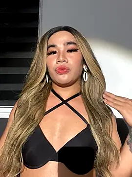 Snapshot of Malia_Nicole chatting on October 13, 2025, 1:55 pm Malia Nicole online show from October 13, 2025, 1:55 pm