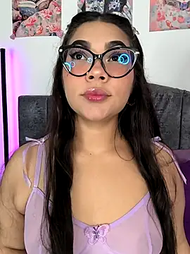 Snapshot of Vale_Walker chatting on November 1, 2025, 6:26 am Vale Walker online show from November 1, 2025, 6:26 am