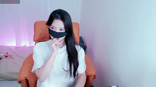 Snapshot of ai_bin chatting on November 3, 2025, 2:29 pm ai bin online show from November 3, 2025, 2:29 pm