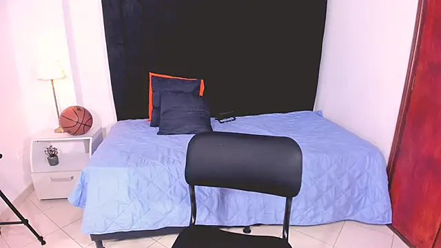 Snapshot of chrstian_lewis1 chatting on October 9, 2025, 11:08 am chrstian lewis1 online show from October 9, 2025, 11:08 am