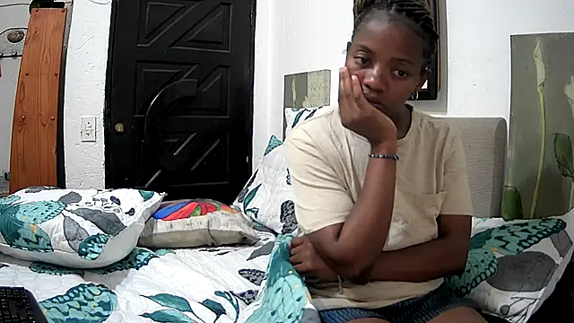 Snapshot of CandyNaynay chatting on October 5, 2025, 6:06 pm CandyNaynay online show from October 5, 2025, 6:06 pm
