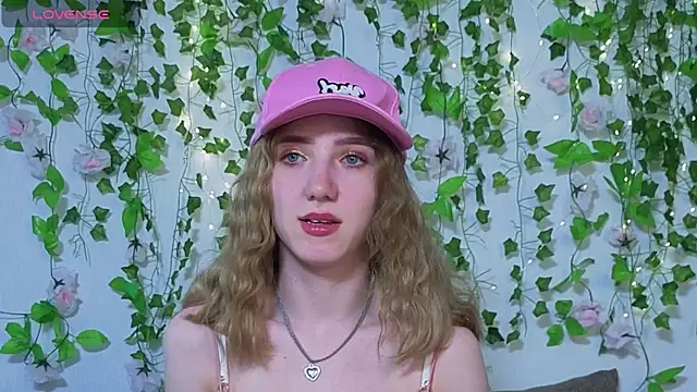 EmmaNovak online show from May 9, 2026, 9:09 pm