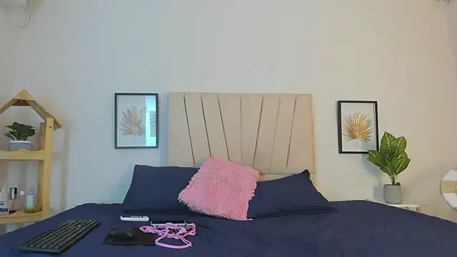  Miaa khalifa  online show from February 7, 2026, 12:31 pm