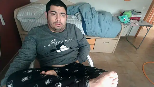 Snapshot of Martigato3 chatting on February 11, 2026, 3:39 pm Martigato3 online show from February 11, 2026, 3:39 pm