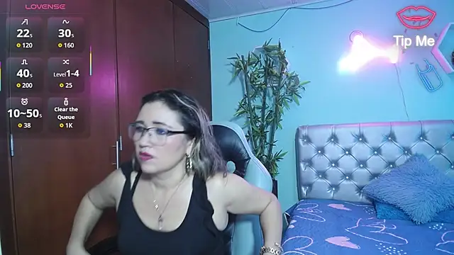 Snapshot of noelia_milf19 chatting on June 11, 2026, 1:05 am noelia milf19 online show from June 11, 2026, 1:05 am