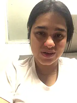 crystaldarliing online show from June 14, 2026, 2:24 am