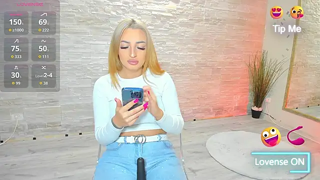 Snapshot of Lexi_Blazee chatting on October 4, 2025, 6:11 am Lexi Blazee online show from October 4, 2025, 6:11 am