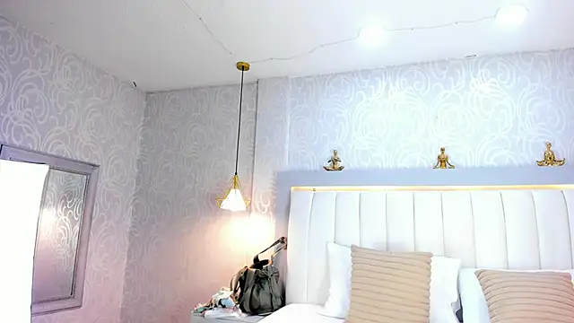 LinaLanm online show from September 10, 2025, 4:01 am