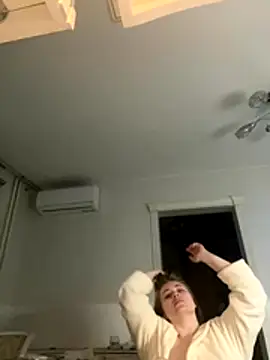 DeniMilkyyyyy online show from December 5, 2025, 2:09 am