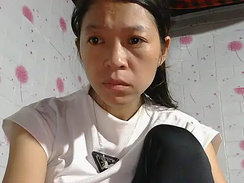 Snapshot of Mina_ti chatting on October 2, 2025, 7:32 pm Mina ti online show from October 2, 2025, 7:32 pm