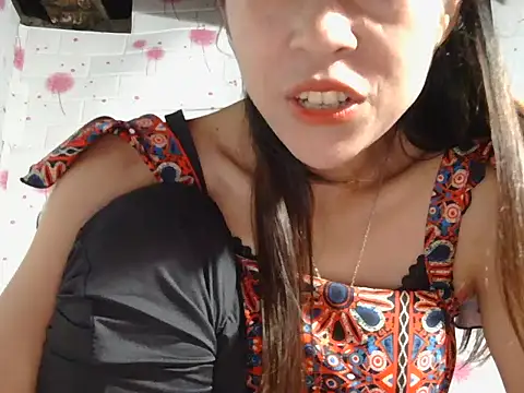 Snapshot of Mina_ti chatting on October 8, 2025, 2:58 pm Mina ti online show from October 8, 2025, 2:58 pm