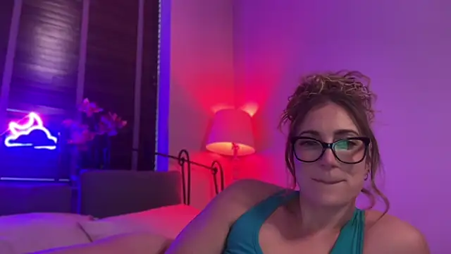 Snapshot of MistresssX chatting on October 1, 2025, 6:36 pm MistresssX online show from October 1, 2025, 6:36 pm