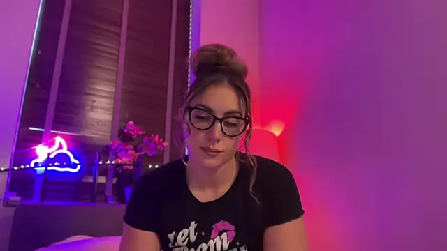 Snapshot of MistresssX chatting on October 15, 2025, 8:09 pm MistresssX online show from October 15, 2025, 8:09 pm