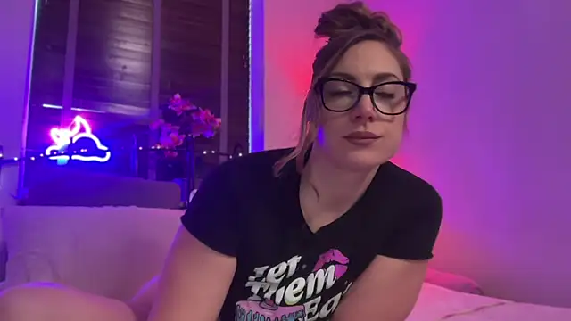 Snapshot of MistresssX chatting on November 4, 2025, 5:01 pm MistresssX online show from November 4, 2025, 5:01 pm