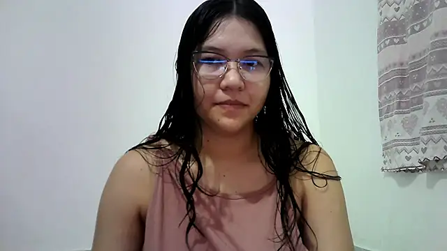 Naia Stant online show from February 7, 2026, 2:37 am