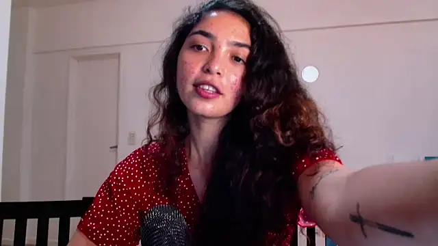 Snapshot of Ariagal chatting on September 24, 2025, 10:57 pm Ariagal online show from September 24, 2025, 10:57 pm