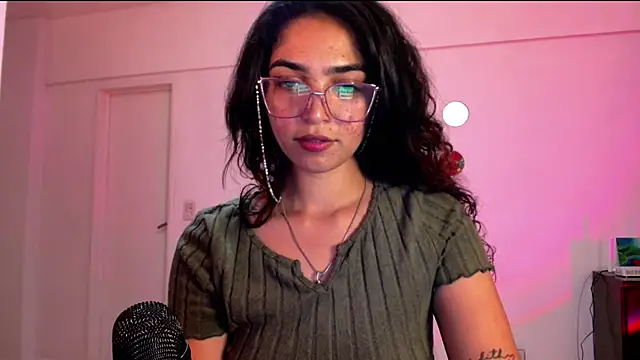 Snapshot of Ariagal chatting on October 22, 2025, 12:22 am Ariagal online show from October 22, 2025, 12:22 am