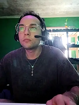 xvenussboy online show from September 14, 2025, 9:03 pm