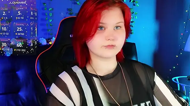 fillisfox  online show from September 20, 2025, 3:24 pm