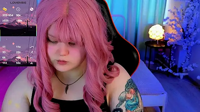 fillisfox  online show from May 6, 2026, 1:27 pm