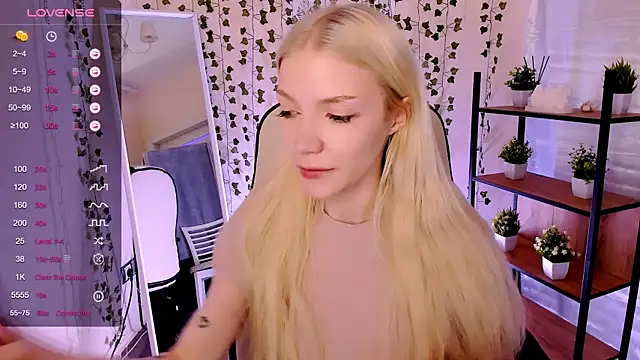 Snapshot of AnyaTaylor_ chatting on June 4, 2026, 2:17 am AnyaTaylor online show from June 4, 2026, 2:17 am