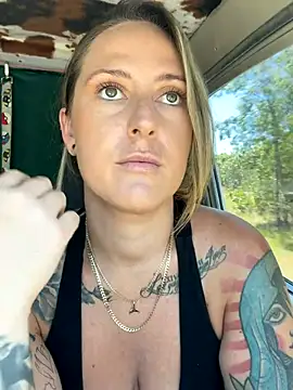 Snapshot of OdetteDelane chatting on October 23, 2025, 3:28 am OdetteDelane online show from October 23, 2025, 3:28 am