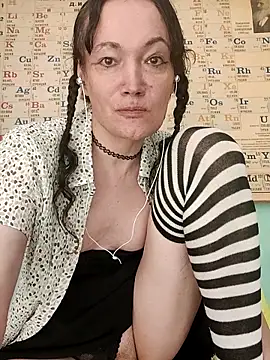 Snapshot of Tselka chatting on September 17, 2025, 3:46 pm Tselka online show from September 17, 2025, 3:46 pm