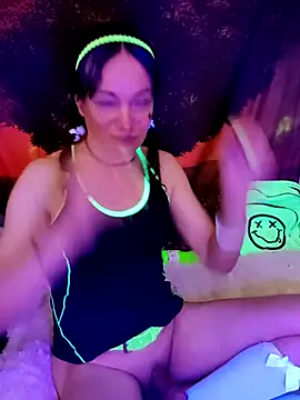 Snapshot of Tselka chatting on September 29, 2025, 6:13 pm Tselka online show from September 29, 2025, 6:13 pm