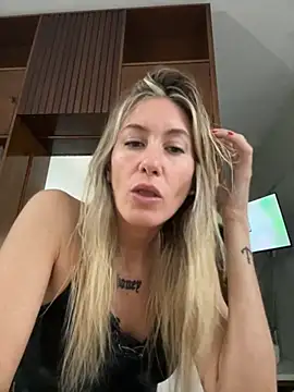 caritadeangellll online show from November 19, 2025, 9:48 pm