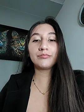 LunaBaby- online show from October 13, 2025, 11:10 am