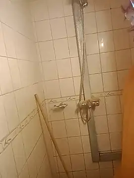 Snapshot of kendrafarq chatting on November 1, 2025, 4:36 am kendrafarq online show from November 1, 2025, 4:36 am