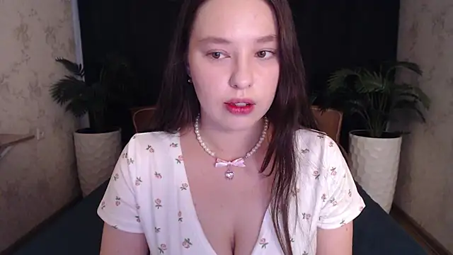 Snapshot of PureLedy chatting on October 4, 2025, 1:03 am PureLedy online show from October 4, 2025, 1:03 am