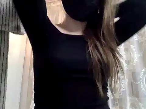 Snapshot of Mia_8 chatting on December 4, 2025, 2:15 pm Mia 8 online show from December 4, 2025, 2:15 pm