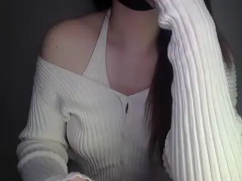 Snapshot of Mia_8 chatting on April 9, 2026, 5:29 pm Mia 8 online show from April 9, 2026, 5:29 pm