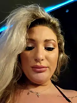 Snapshot of Blondie_Sasha chatting on February 22, 2026, 5:55 pm Blondie Sasha online show from February 22, 2026, 5:55 pm