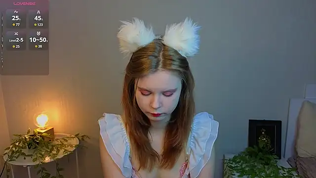 Snapshot of JulietteRain chatting on February 14, 2026, 7:32 pm JulietteRain online show from February 14, 2026, 7:32 pm