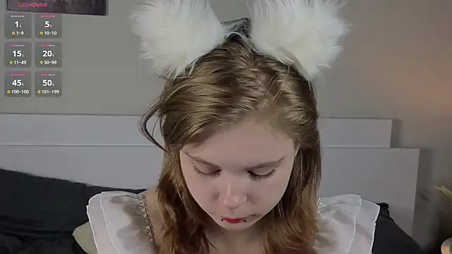 JulietteRain online show from June 12, 2026, 6:29 pm