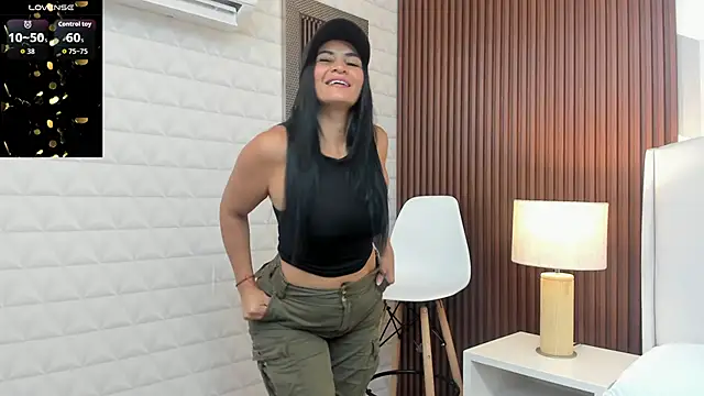 Mommy Naughty online show from May 5, 2026, 11:18 am