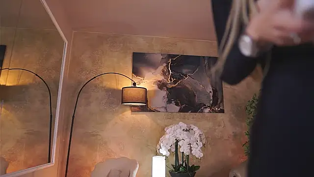 EllieRedd online show from November 28, 2025, 4:59 am