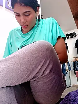 Snapshot of burbuja02 chatting on September 25, 2025, 2:21 pm burbuja02 online show from September 25, 2025, 2:21 pm