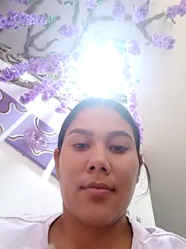 Snapshot of burbuja02 chatting on September 26, 2025, 3:05 pm burbuja02 online show from September 26, 2025, 3:05 pm