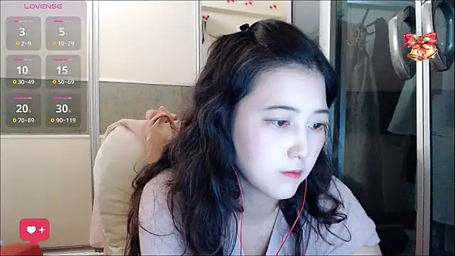 xx9938 online show from September 19, 2025, 1:23 pm