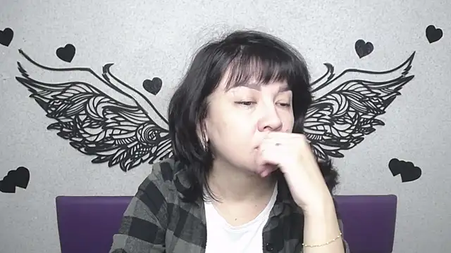 Snapshot of SelenaFly chatting on October 9, 2025, 5:05 am SelenaFly online show from October 9, 2025, 5:05 am