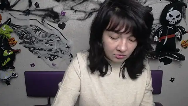 SelenaFly online show from October 29, 2025, 6:04 am